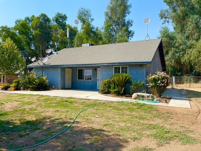 Primary Photo - $1,795 Belmont & McCall, 2 Bedroom - Belmo...