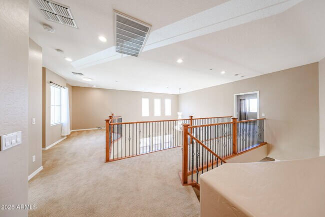 Building Photo - 9121 W Plum Rd