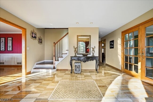 Building Photo - 545 Johnston Dr