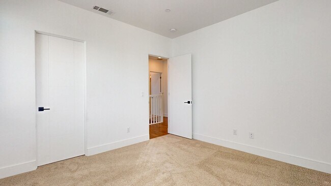 Building Photo - Beautiful and Bright 3 Bedroom 2.5 Bathroom Home with 2 Car Tandem Garage! PG&E Included!