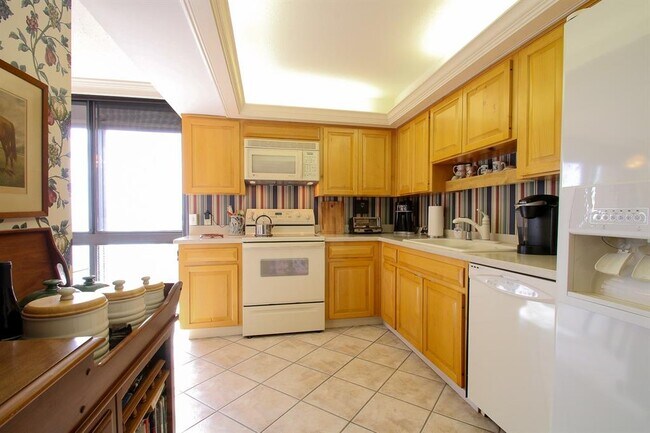 Building Photo - 3301 Bayshore Blvd