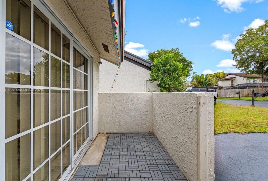 Building Photo - 8351 SW 39th Ct