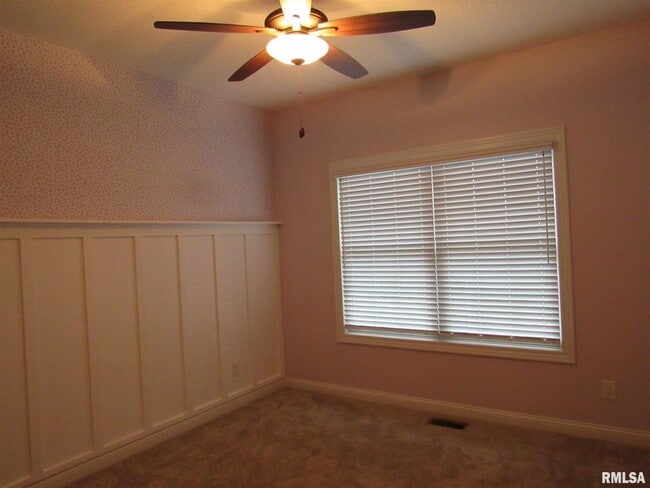 Building Photo - 1659 Celtic