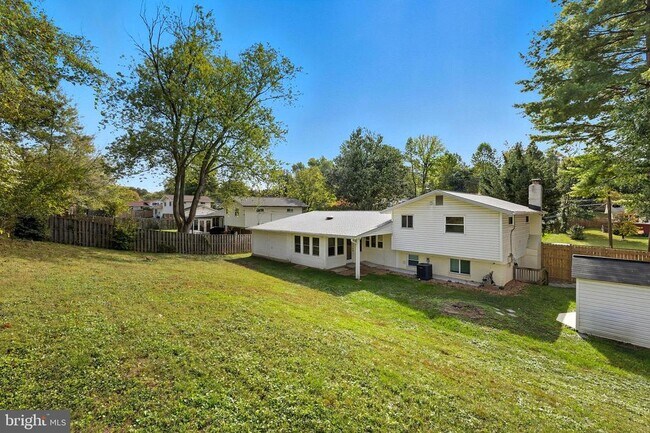 Building Photo - 7810 Kalorama Rd