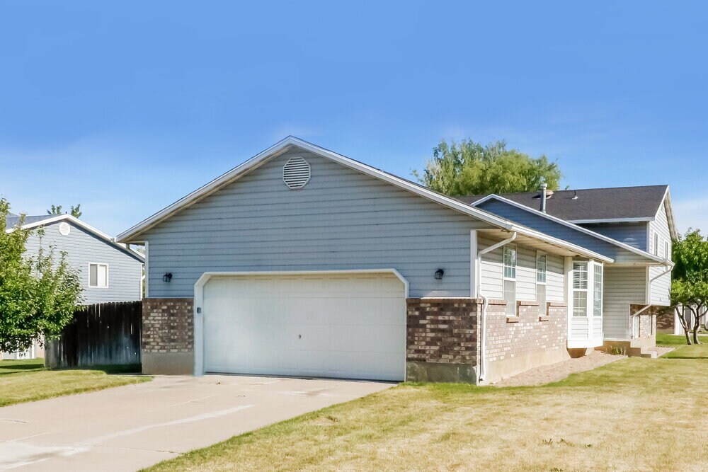 Building Photo - 4949 S 2925 W