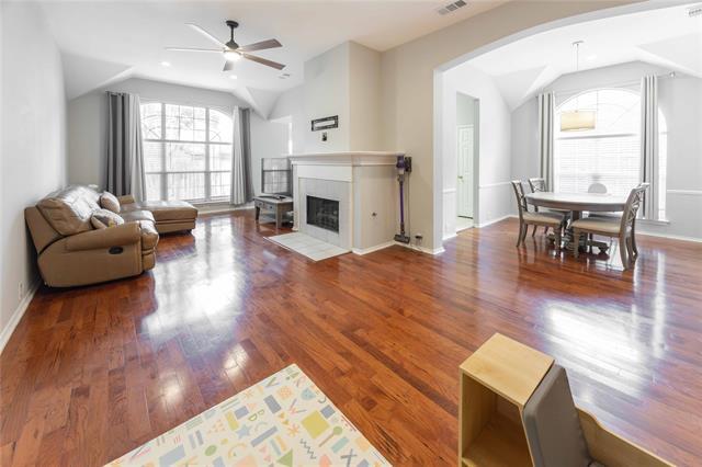 Building Photo - 2405 Pinehurst Ct
