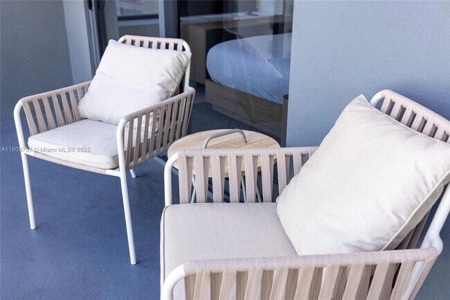 Building Photo - 159 NE 6th St