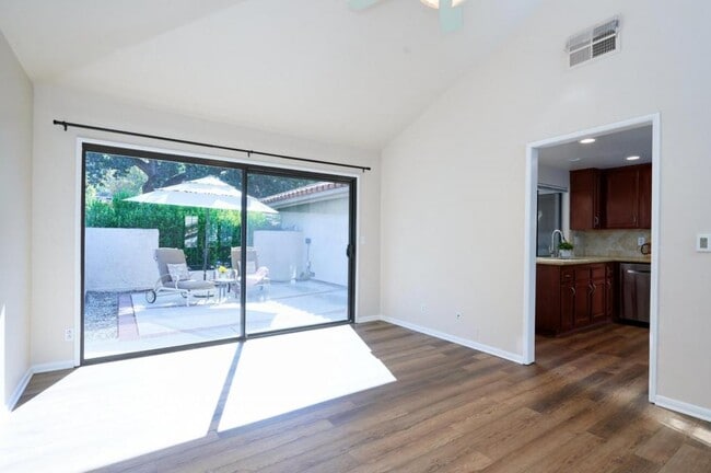 Building Photo - 667 Arroyo Oaks Dr