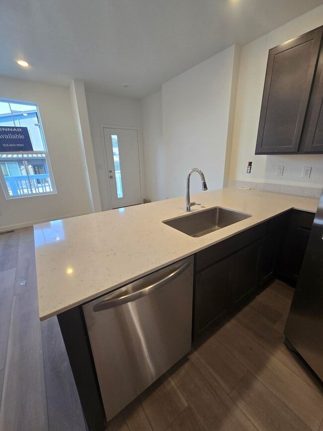 Building Photo - 2 Bedroom 2 Bathroom in Arvada!