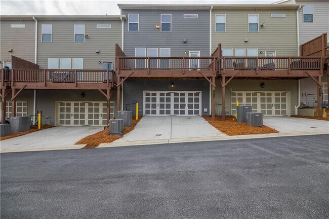 Building Photo - 1313 Harris Way S