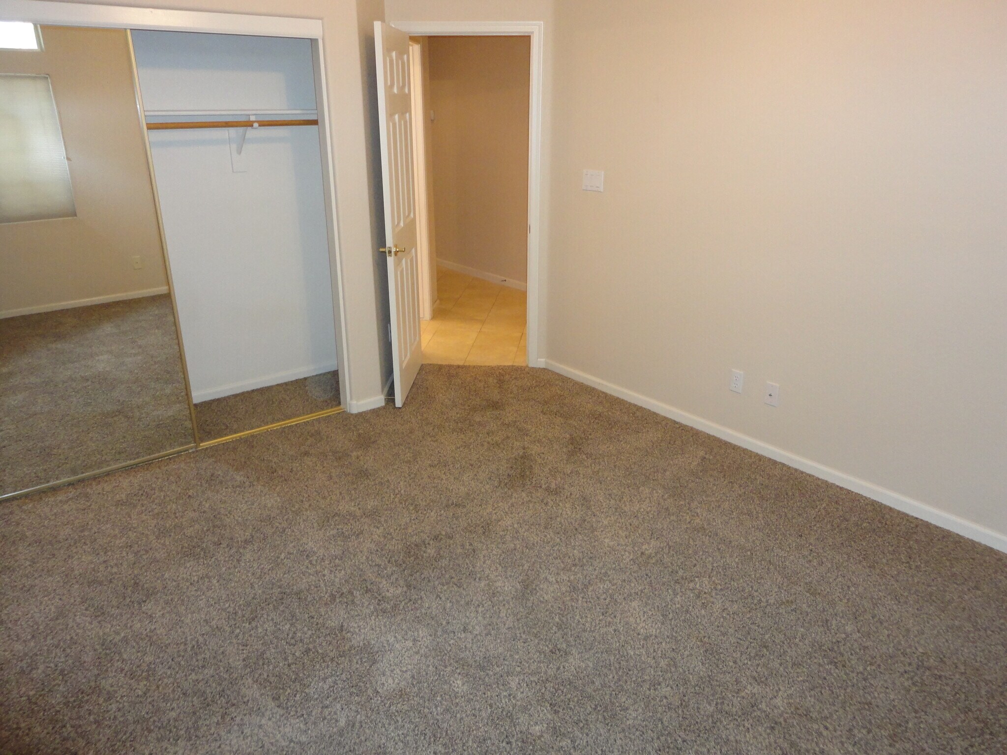 Building Photo - 233 W Verano Pl