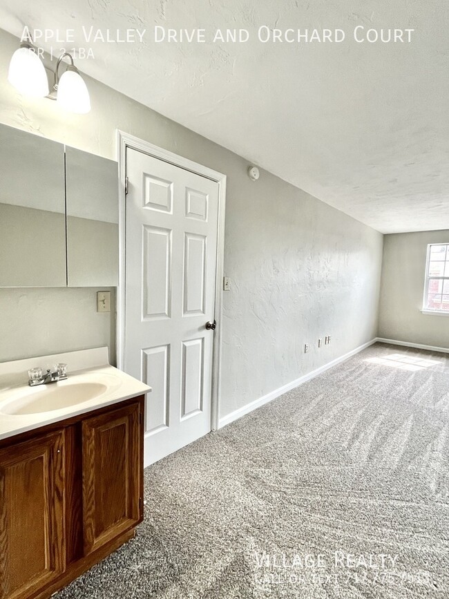 Building Photo - 910 Apple Valley Dr