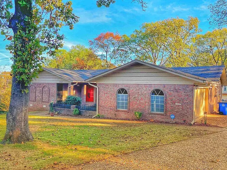 Building Photo - 4108 Royal Oak Dr