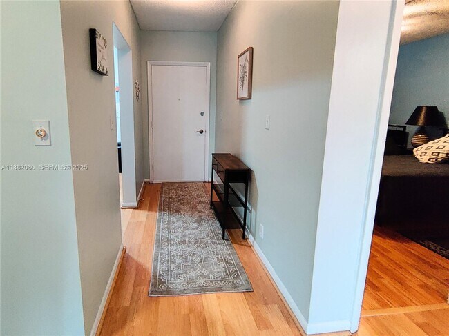 Building Photo - 4117 Bougainvilla Dr