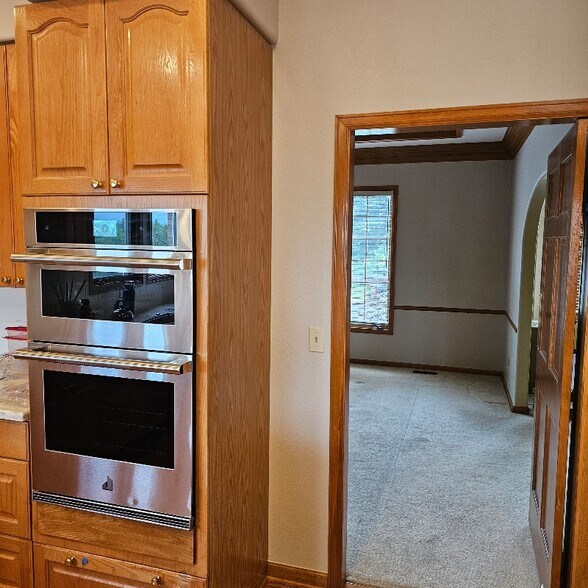 Building Photo - 74 Falcon Hills Dr
