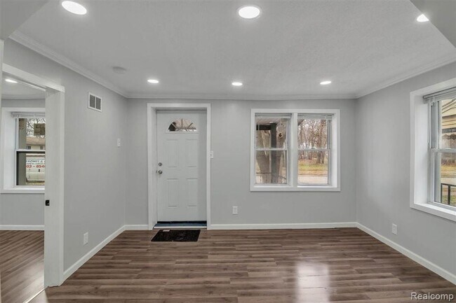Building Photo - 20830 Westview Ave