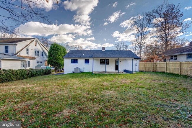 Building Photo - 308 Lenox Rd