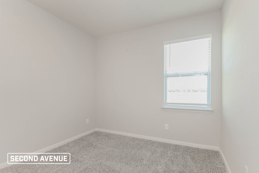 Building Photo - 525 Harbor Oaks Dr