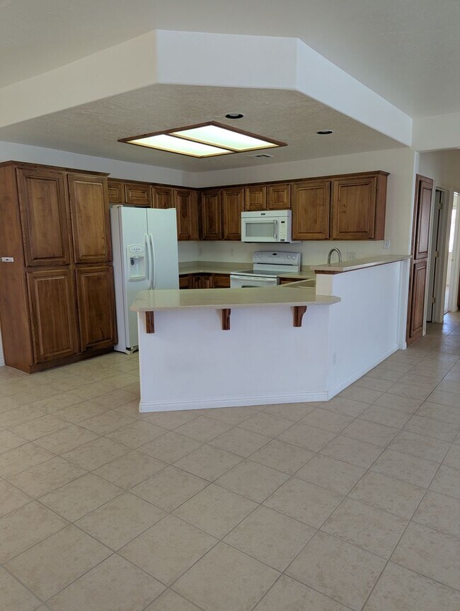Building Photo - Sandstone Condo