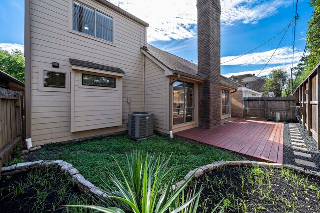 Building Photo - 1631 Gingerleaf Ln
