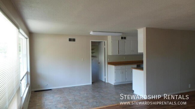 Building Photo - 2895 Mill St