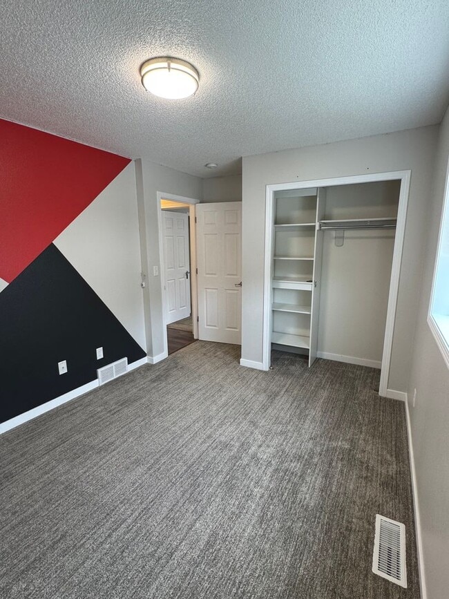 Building Photo - Beautiful Home in NW Mandan for Rent