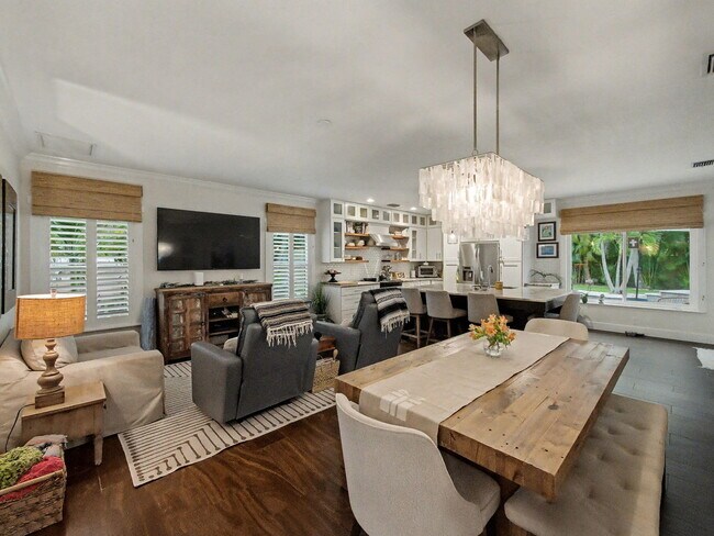 Building Photo - 8121 SE Orchard Terrace