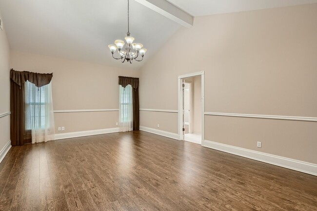 Building Photo - $500 off first month's rent!! Stunning hom...