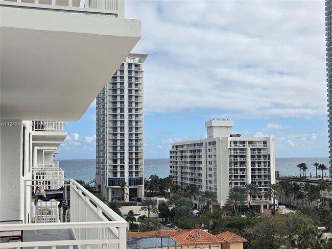 Building Photo - 210 174th St