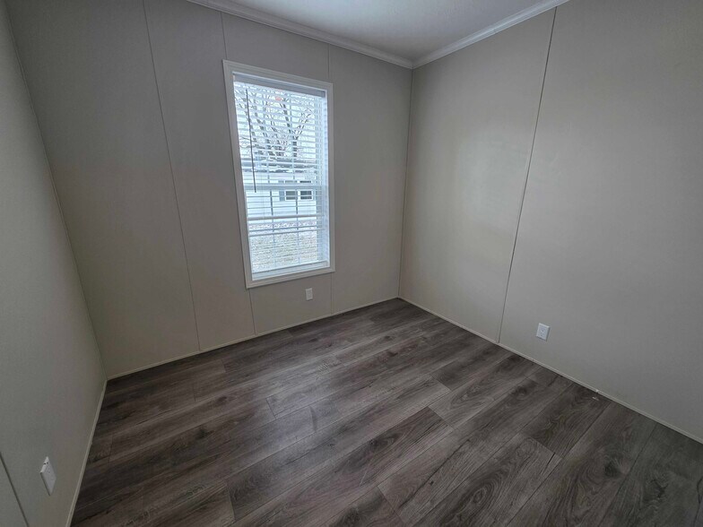 Building Photo - 4620 Hemlock Loop