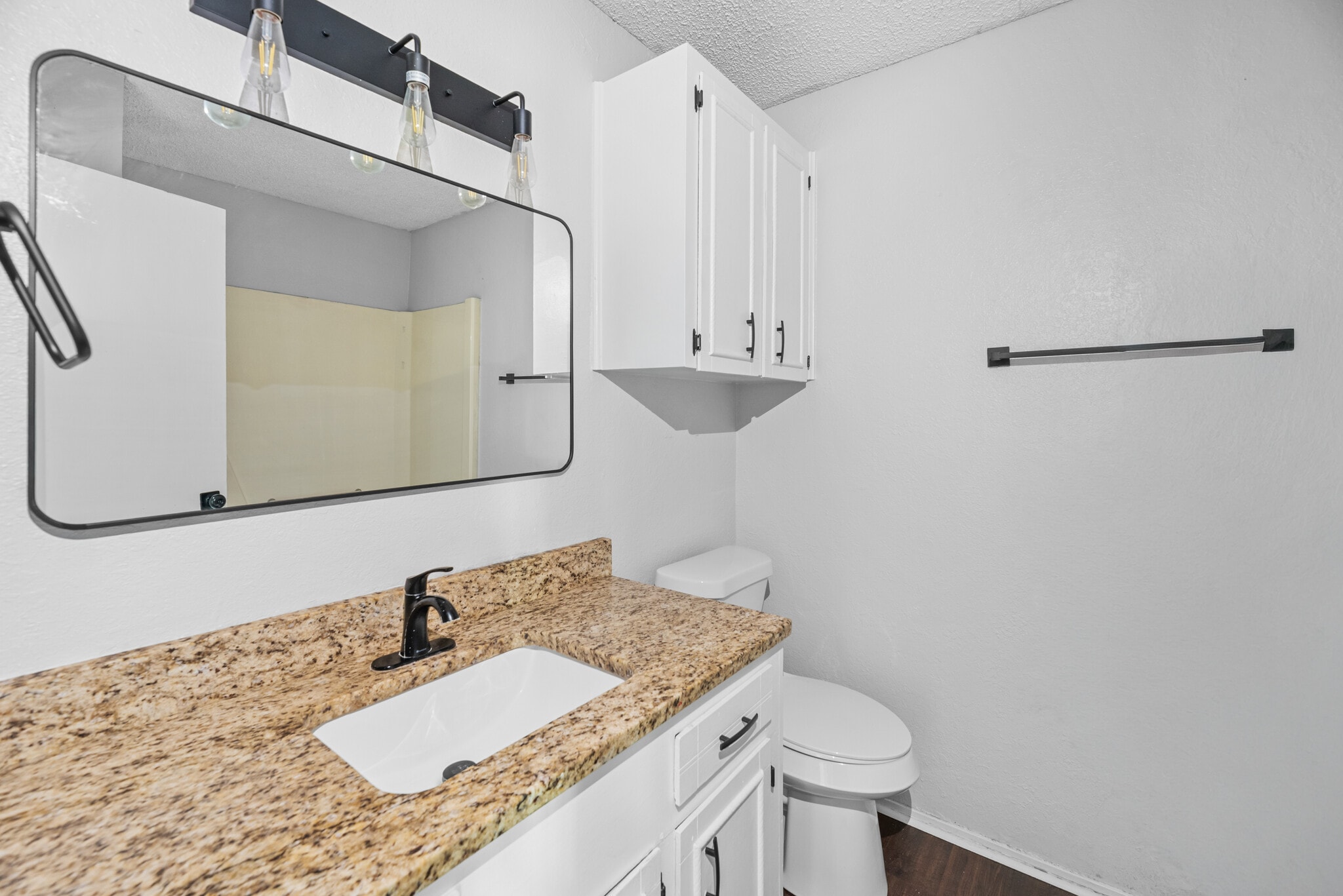 Building Photo - 4014 Richwood Cir