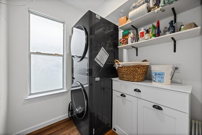 Building Photo - 408 Shep St