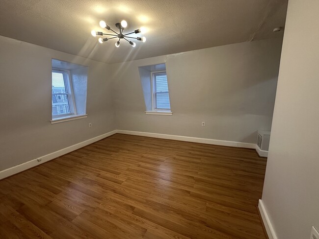 Building Photo - 78 Dix St