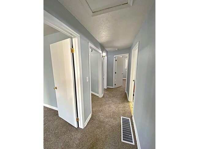 Building Photo - 4707