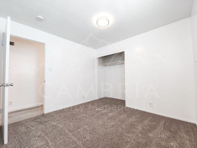 Building Photo - Cozy Updated 2 BR 1BA Condo in West Valley