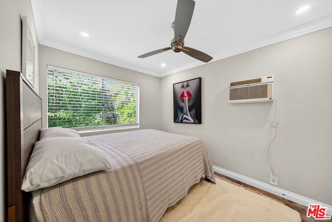 Building Photo - 1200 Tamarind Ave