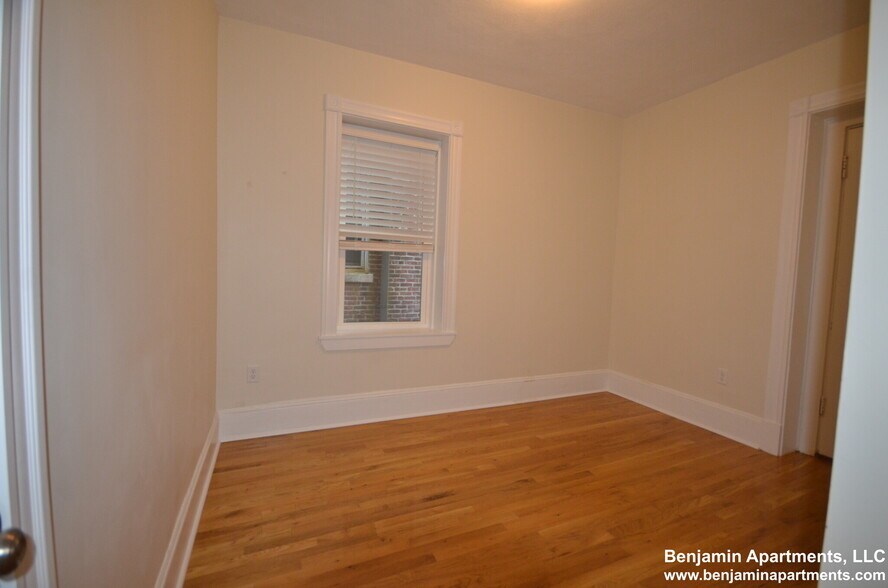 Building Photo - 1575 Beacon St