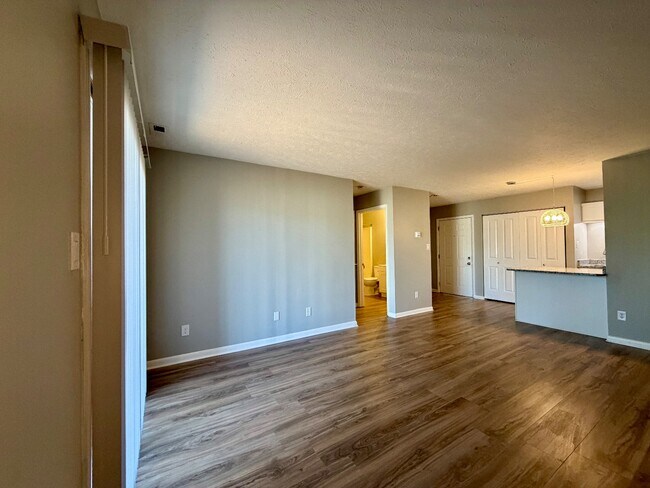 Building Photo - 1128 Southwood Dr