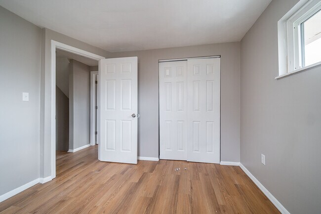 Building Photo - 1401 Lockbourne Rd