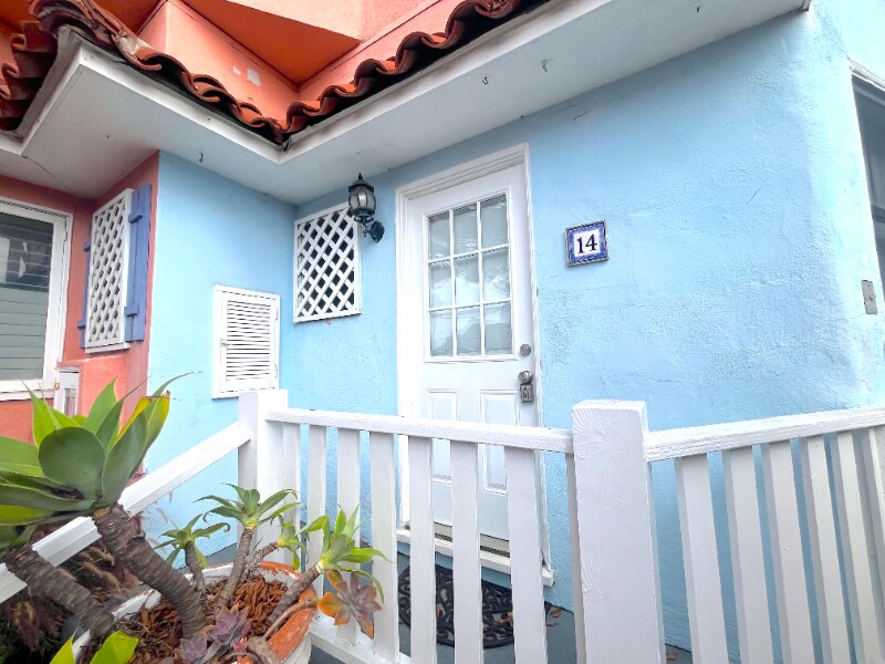 Building Photo - 212 N Coast Hwy