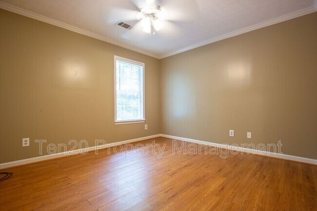Building Photo - 8284 McKee Rd