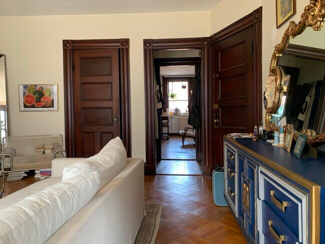 Building Photo - 273 Newbury St