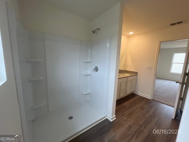 Building Photo - 105 Douglas Fir Dr