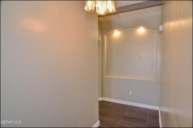Building Photo - 14664 Sunny Land Ave