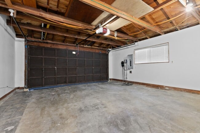 Building Photo - 4Bd/1.75Ba Seattle House