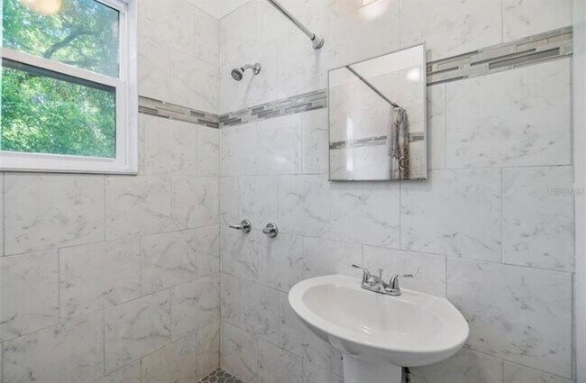 Building Photo - 2914 N 10th St