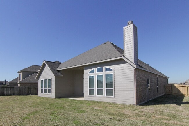 Building Photo - 31811 Dunham Lake Dr