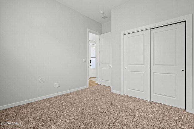 Building Photo - 13992 Margaret Ponce Ave