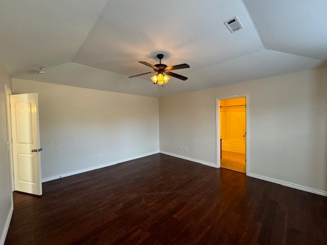 Building Photo - 1300 Yorkshire Dr