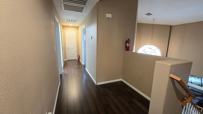 Building Photo - 2 story, 2 car garage, 5 bedroom, coveredpatio, All appliances. move in ready home with solar inc...